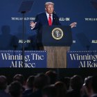 El presidente de los Estados Unidos, Donald Trump, pronuncia un discurso en la cumbre sobre inteligencia artificial «Winning the AI Race» (Ganar la carrera de la IA), celebrada en el auditorio Andrew W. Mellon de Washington D. C. el 23 de julio de 2025.