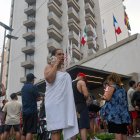 Las personas abandonan los edificios tras temblor en Cuidad de México