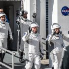 Los cuatro miembros de la Misión CREW-11 antes del despegue