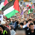 Manifestantes se manifiestan en solidaridad con Palestina