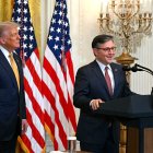 Donald Trump con Mike Johnson en una imagen de archivo