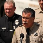 El sheriff del condado de Los Ángeles, Robert Luna, ofrece una conferencia de prensa (Archivo)
