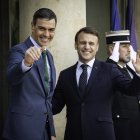 El presidente español, Pedro Sánchez, llega a una cumbre informal de líderes europeos para abordar la situación en Ucrania y la seguridad europea en el Palacio Presidencial del Elíseo en París el 17 de febrero de 2025. Los líderes europeos tenían previsto reunirse en París el 17 de febrero de 2025 para abordar el sorprendente cambio de política de Washington sobre la guerra en Ucrania, ya que el Reino Unido se declaró dispuesto a enviar tropas de paz a Ucrania.