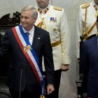 José Antonio Kast asume la presidencia de Chile ante la presencia de su predecesor, Gabriel Boric