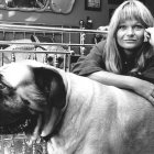 Valerie Perrine at home with her dogs
1978 © 1978 Ulvis Alberts
