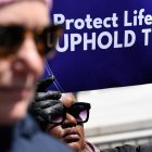 Manifestación pidiendo a la Corte Suprema de Estados Unidos que mantenga el Estatus de Protección Temporal (TPS)