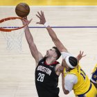 Alperen Sengun (Rockets), frente a los Lakers en los Playoffs de la NBA 2026