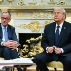 El presidente de Estados Unidos, Donald Trump, se reúne con el canciller alemán Friedrich Merz