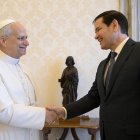 León XIV y Marco Rubio, durante un encuentro en mayo de 2025. Imagen de archivo