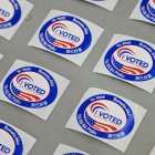 Centro de votación en California/ Carlos Moreno