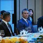 Pete Hegseth, rodeado de mandatarios asiáticos en el Diálogo del Shangri-La 2026