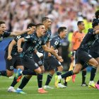 Los jugadores de Paraguay celebran tras ganar la tanda de penaltis