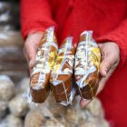 Venta de nueces en un paquete (Imagen de referencia)