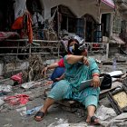 Personas luego del alud en Nepal (Archivo)