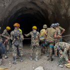 El Ejército lleva a cabo una operación de rescate en el sitio de un túnel del proyecto hidroeléctrico en Rasuwa.