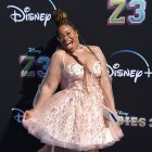 La actriz estadounidense Carla Jeffery llega al estreno de «Zombies 3» en el Barker Hanger de Santa Mónica, California, el 9 de julio de 2022.