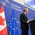 El primer ministro canadiense, Mark Carney y la presidenta del Parlamento Europeo, Roberta Metsola