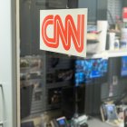 Letrero de CNN en el área de prensa de la Casa Blanca/ Saul Loeb