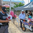 La Guardia Nacional informa sobre la llegada del huracán Polo en Acapulco, Mexico.