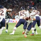 Chase Daniel (quarterback) de los Chicago Bears en acción durante la NFL International Series, un partido de fútbol americano entre los Chicago Bears y los Oakland Raiders celebrado el 6 de octubre de 2019 en el Tottenham Hotspur Stadium de Londres, Inglaterra