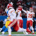 Patrick Mahomes, de los Kansas City Chiefs, durante un partido contra los Los Angeles Chargers en el estadio Arena Corinthians, en São Paulo (Brasil), correspondiente a la primera jornada de la NFL 2025.