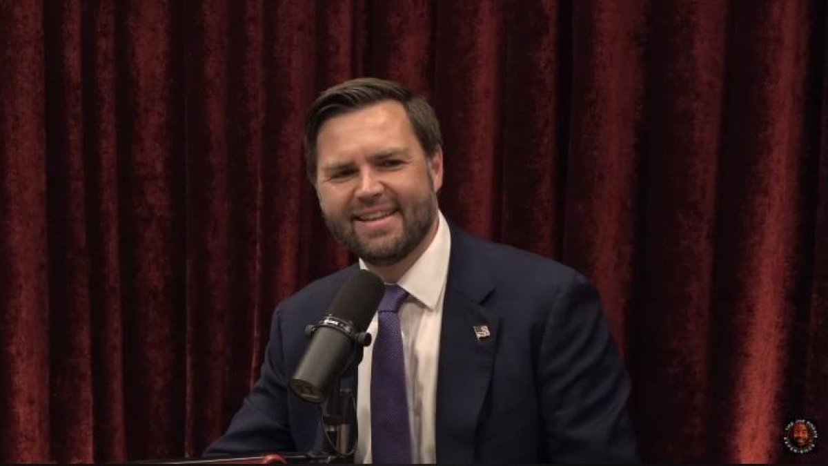 JD Vance pasó por los estudios de Joe Rogan en Texas/ Edit a partir de capturas de pantalla