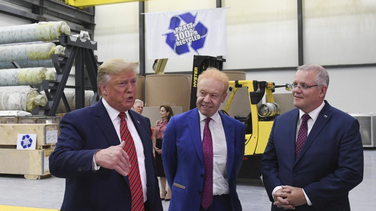 El multimillonario Anthony Pratt con el presidente Donald Trump