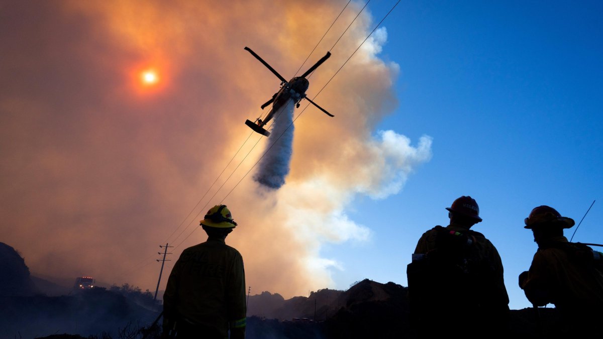 California firefighters extinguish wildfires