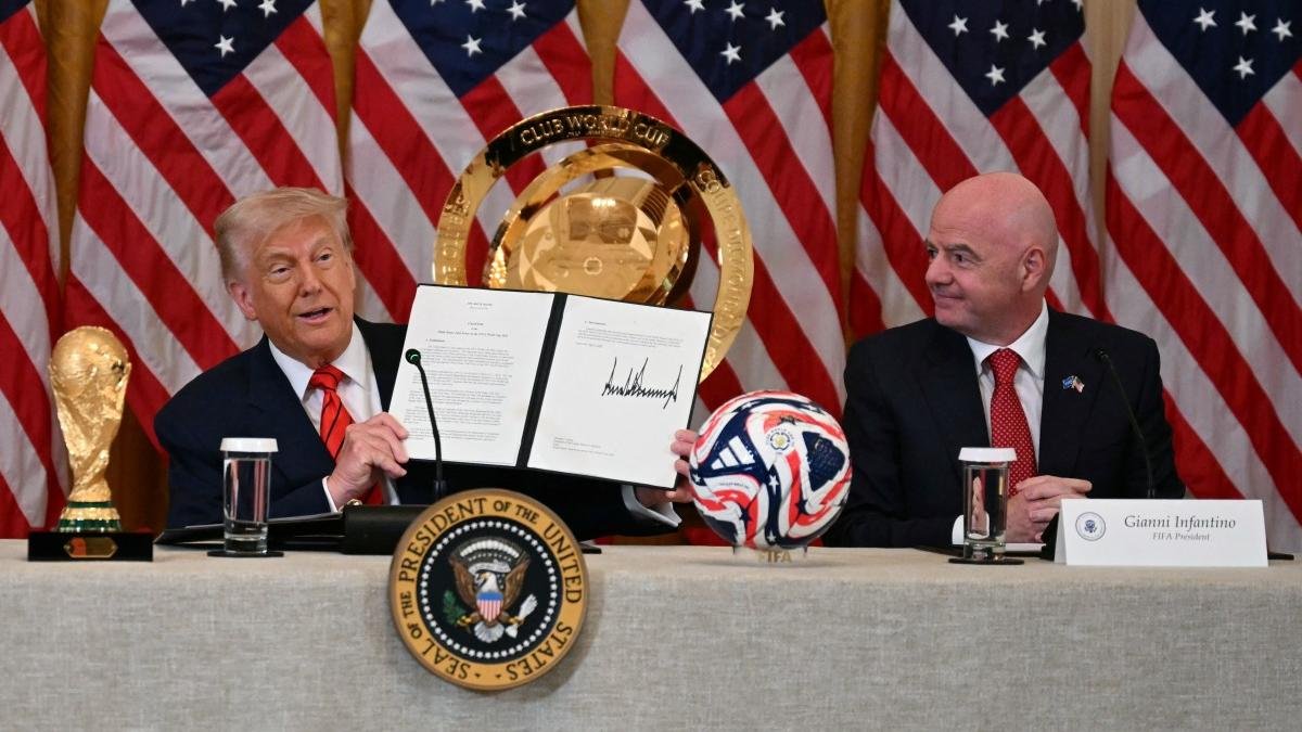 Donald Trump and FIFA president Gianni Infantino at the White House