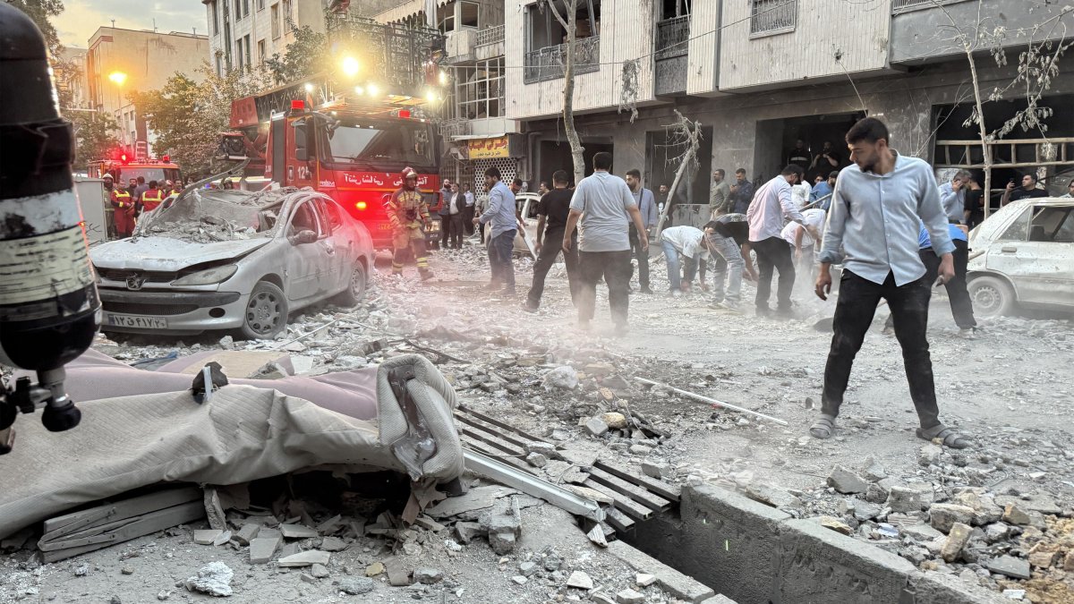 Imágenes de las calles de Irán tras el ataque de Israel en la madrugada