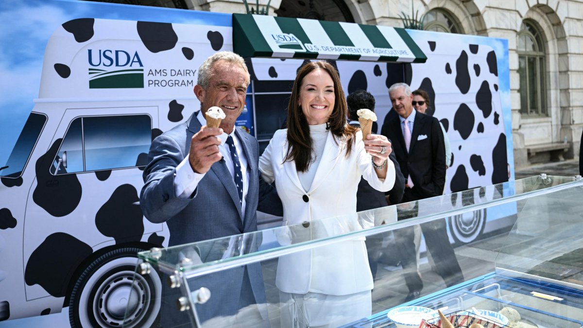 Health Secretary Robert F. Kennedy Jr. and Agriculture Secretary test dye-free ice cream.