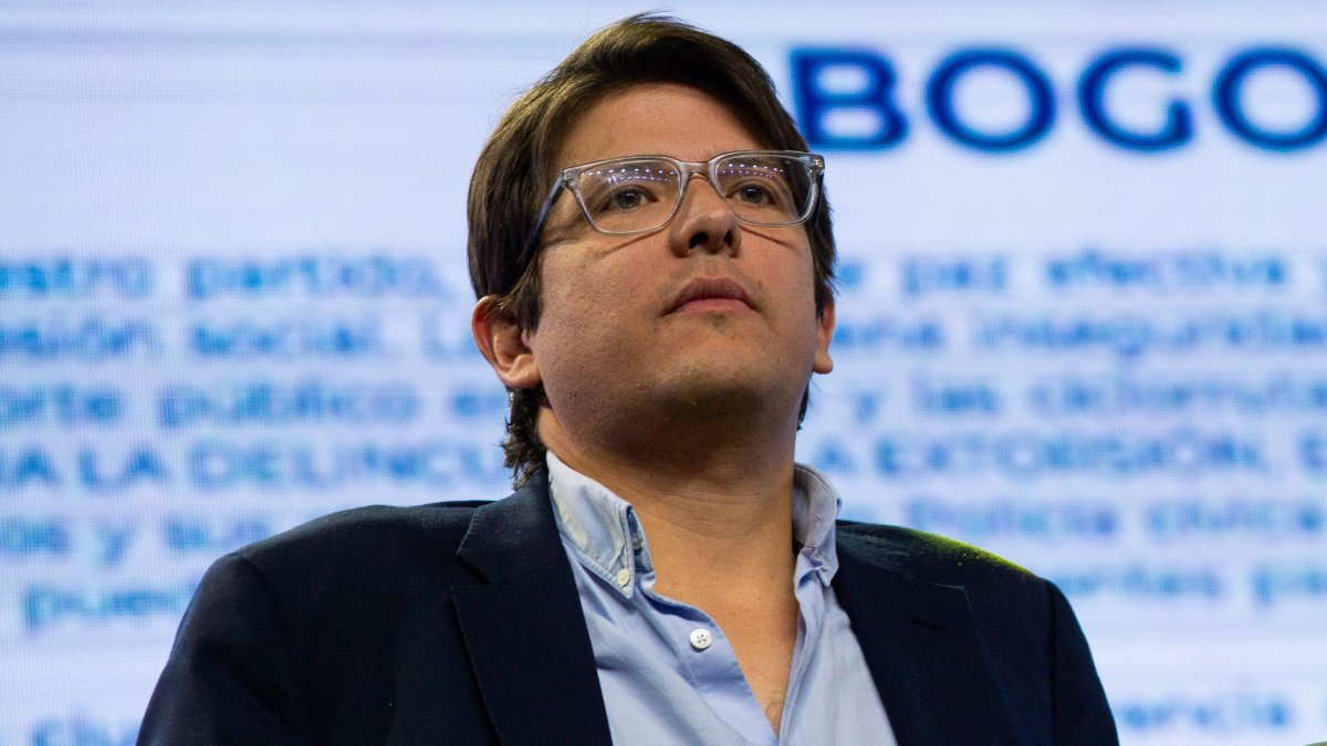 Miguel Uribe Turbay, durante un mitin. Imagen de archivo