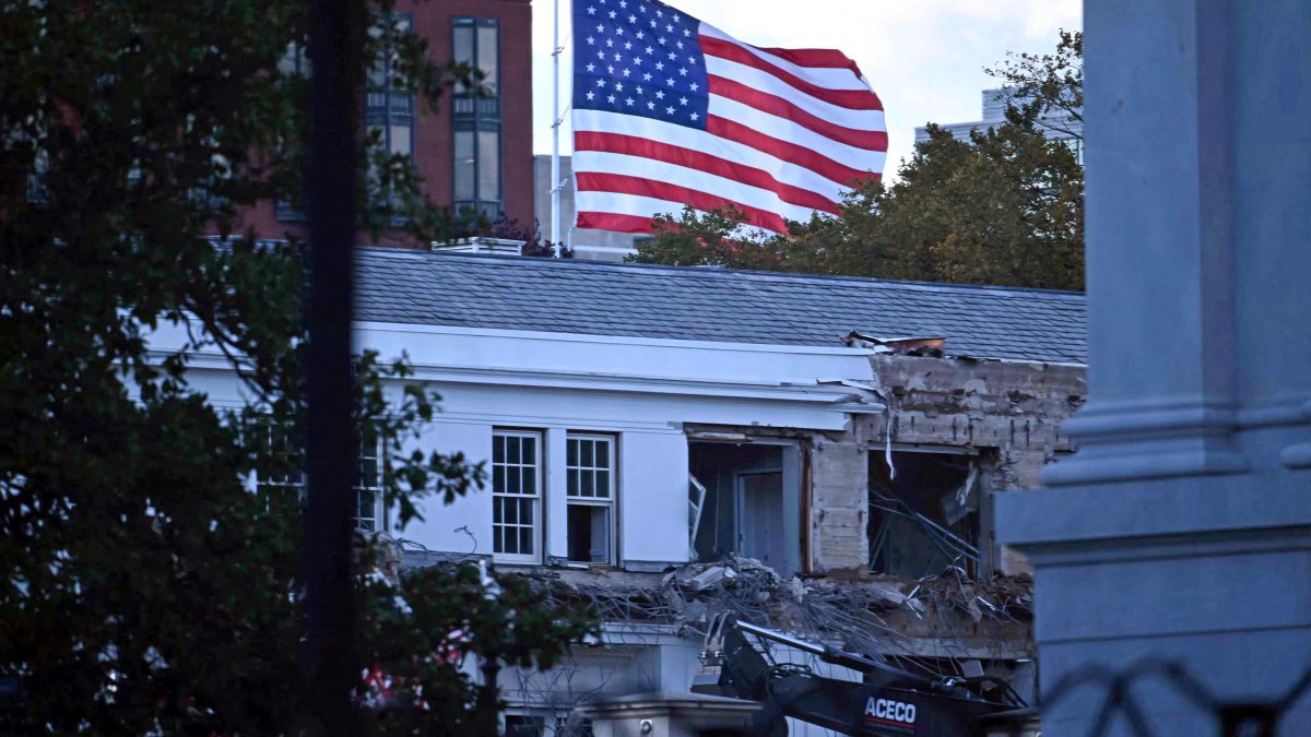 White House East Wing remodeling begins