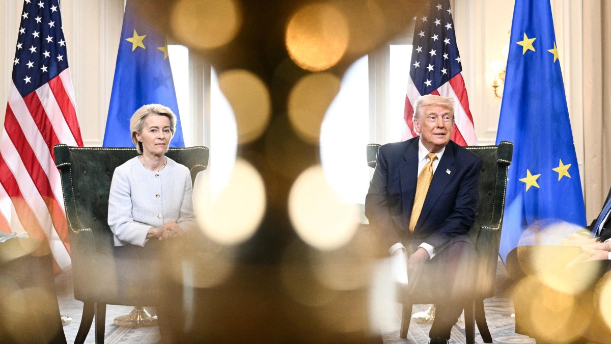 Ursula Von der Leyen y Donald Trump durante las negociaciones