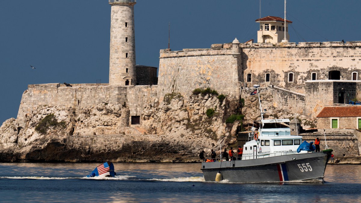 Coast Guard troop boat in Havana (Archive)