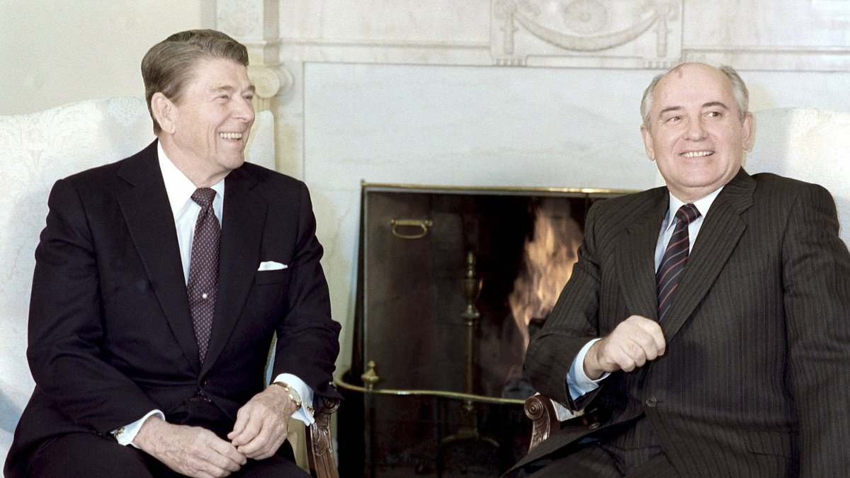 R. Reagan y M. Gorbachov (1990) / Cordon Press.