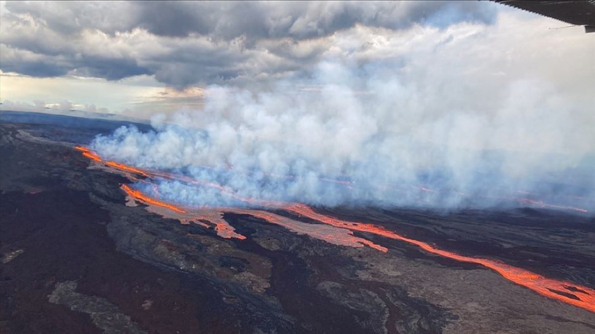 (Wikimedia Commons: Natalie Deligne USGS)