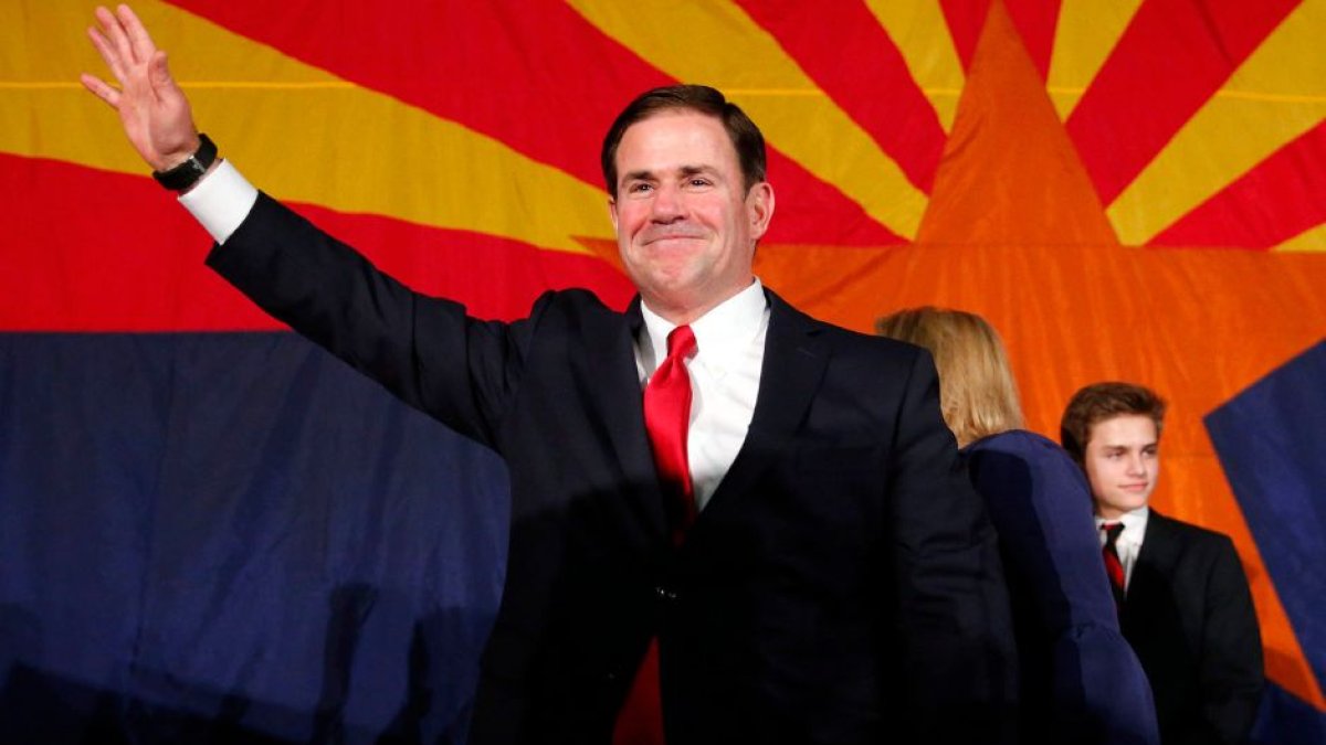 Doug Ducey, gobernador de Alabama. Foto: Cordonpress.