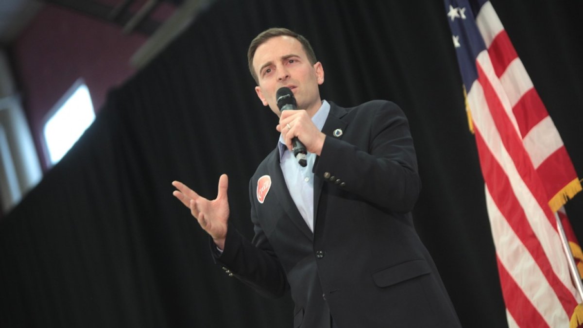 Adam Laxart / Gage Skidmore (Flickr).