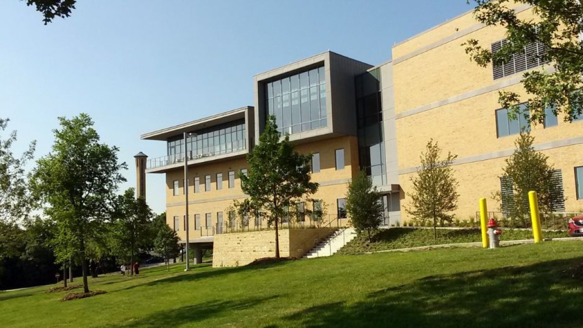 SB Hall de la Universidad de Dallas / Wikimedia Commons