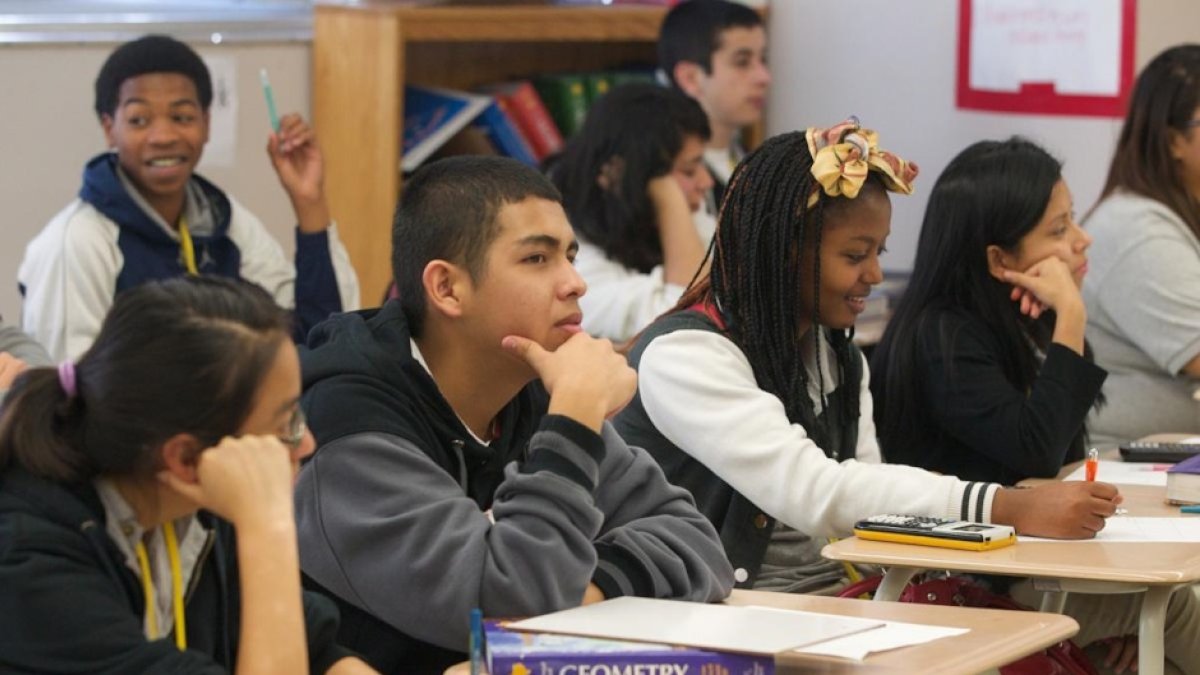 Hispano en el colegio. Imagen,