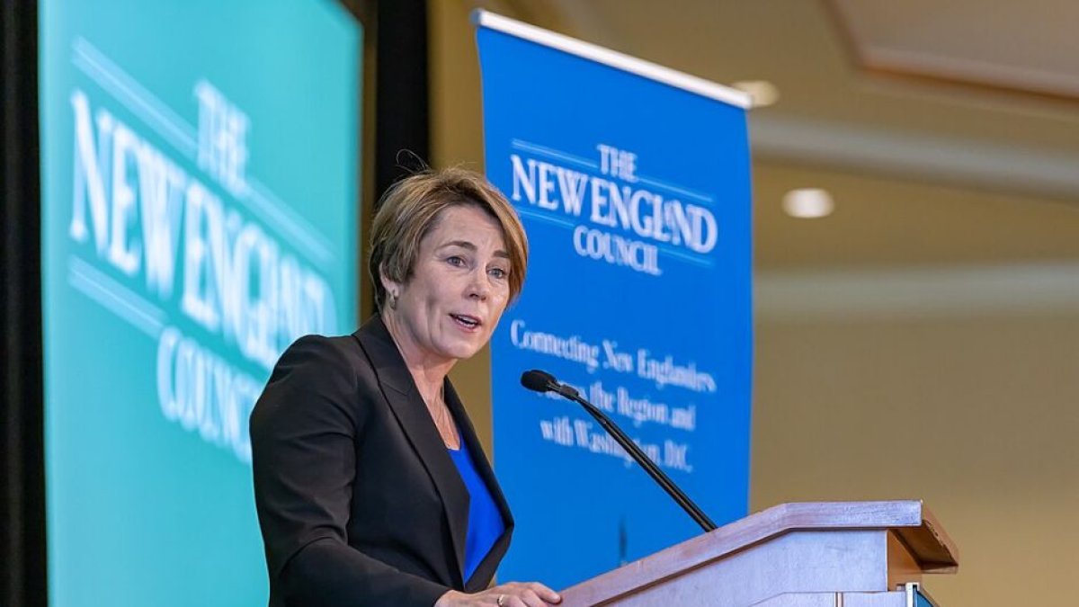 (Wikimedia Commons; Joshua Qualls/Governor’s Press Office)