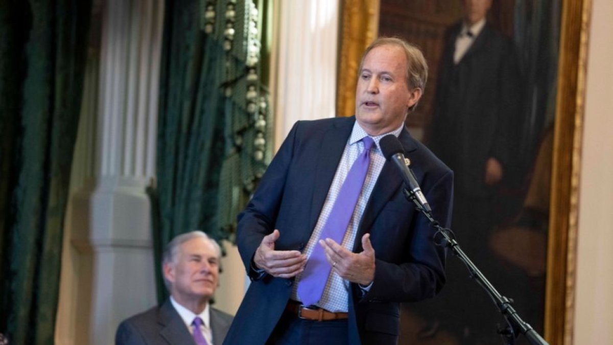 Ken Paxton / Cordon Press