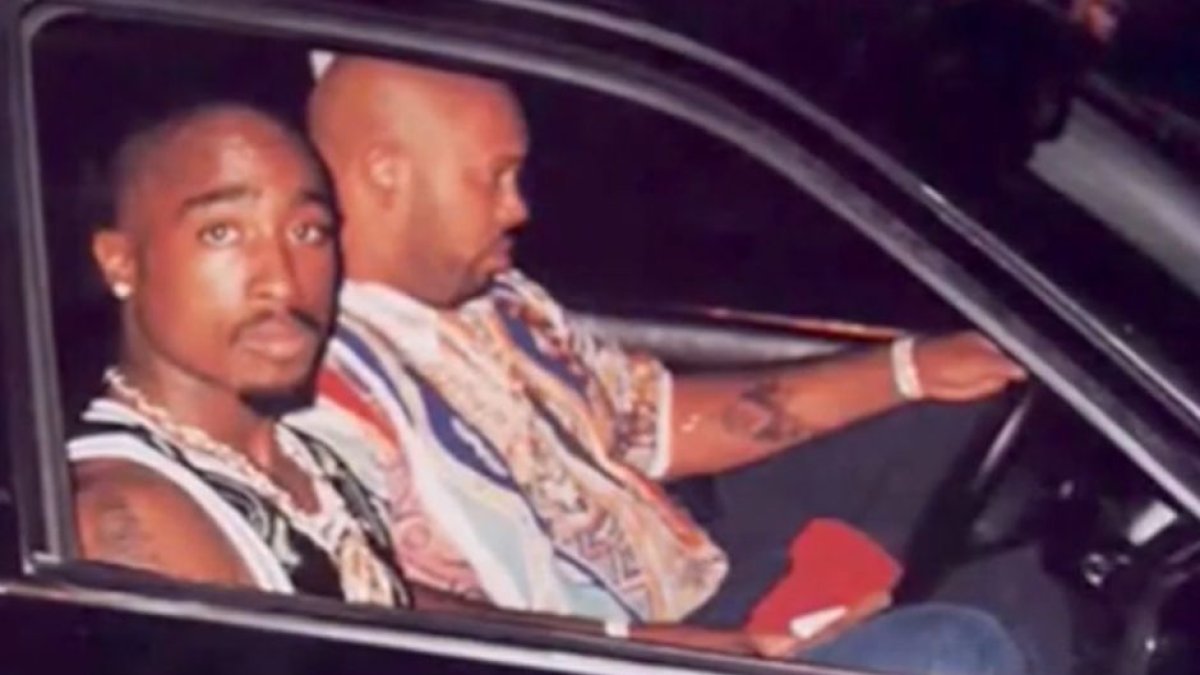 Policía de Las Vegas detuvo a un hombre vinculado al presunto tirador en el asesinato de Tupac Shakur en 1996 (Captura de pantalla YouTube Fox11 Los Angeles)