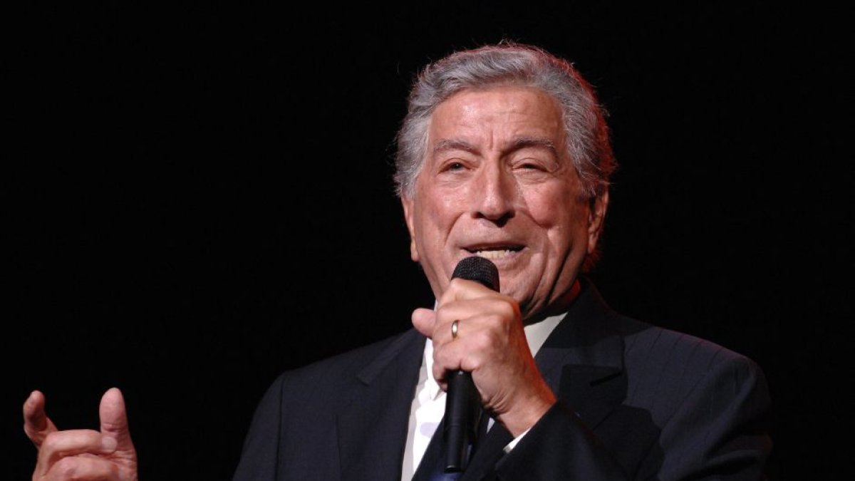 Tony Bennett, leyenda de la canción, muere a los 96 años