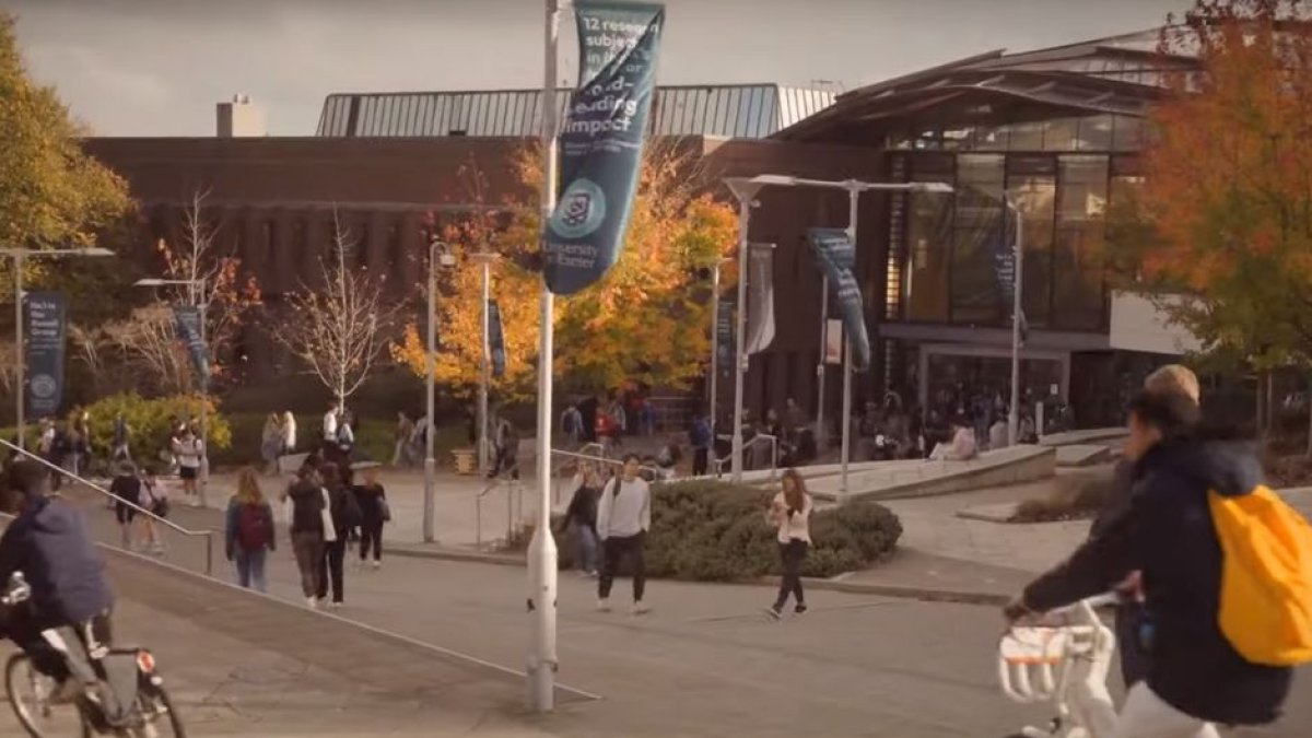 La Universidad de Exeter (Reino Unido) ofrece una Maestría en Magia y Ciencias Ocultas (Captura de pantalla Youtube Exeter University)