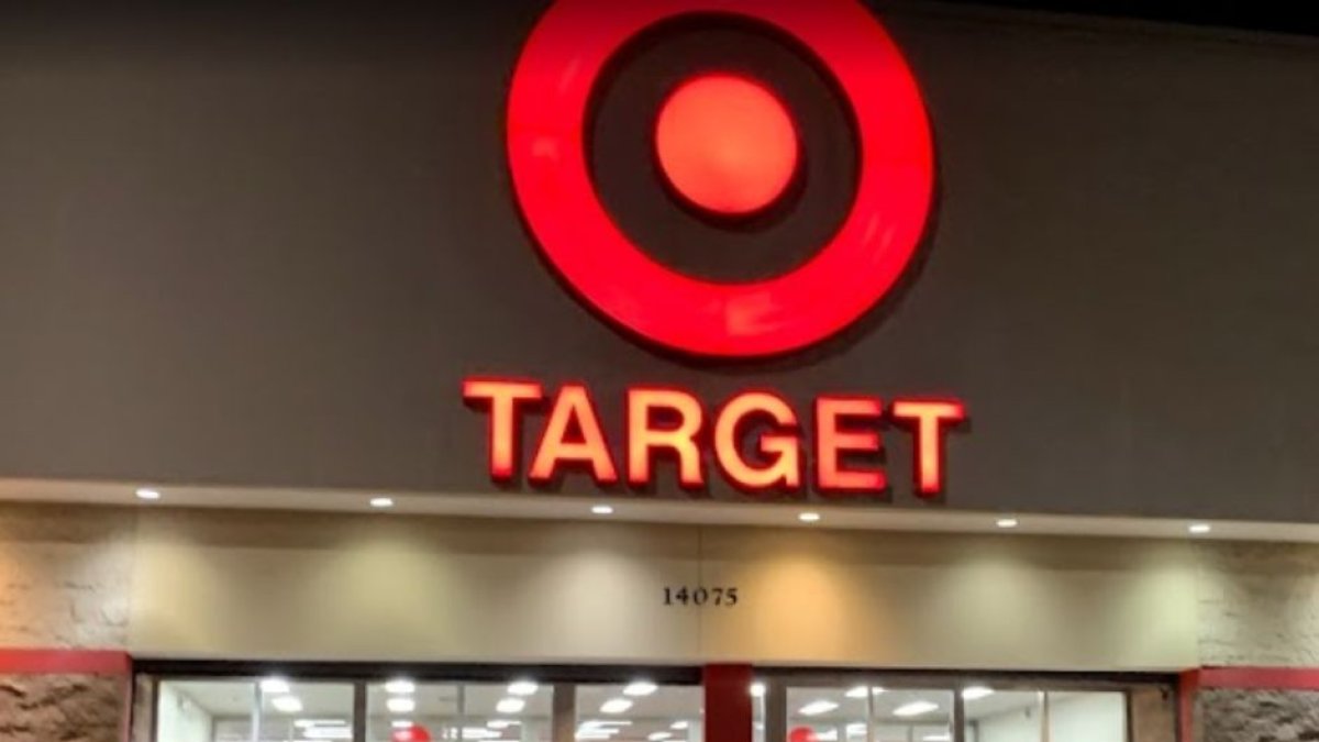 Las ventas de Target cayeron en el último trimestre por su campaña por el mes del orgullo LGBT