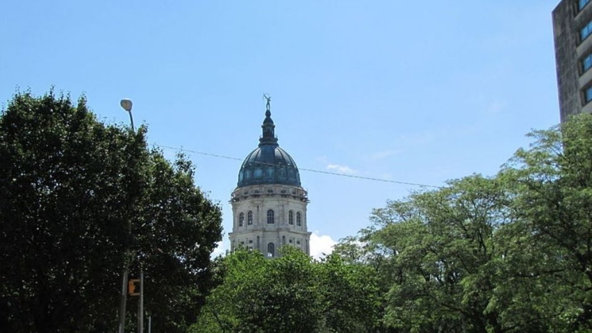 Topeka (Kansas): la ciudad que ayuda a inmigrantes hispanos a cumplir su sueño americano (Capitolio de Kansas/ Wikimedia)