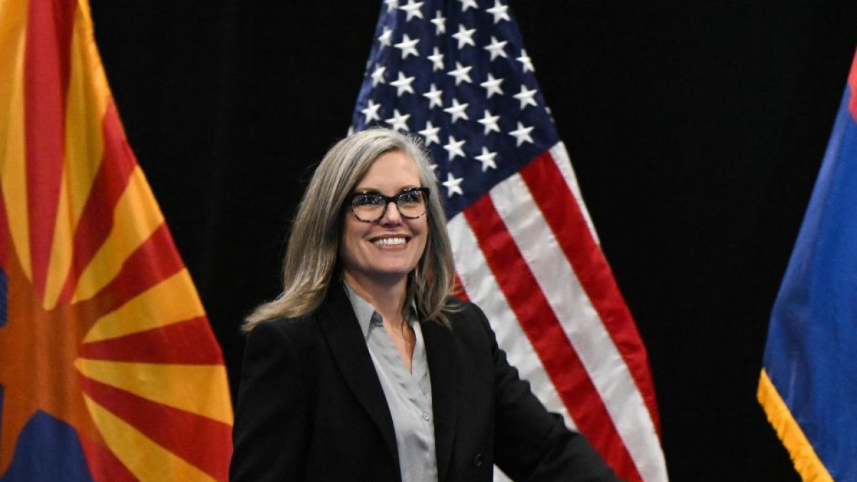 Katie Hobbs, en una imagen de archivo. (AFP)