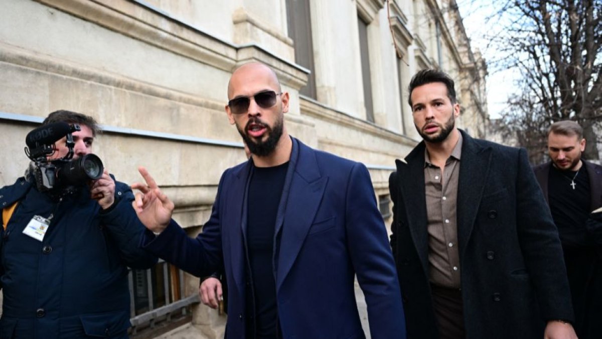 Andrew Tate y su hermano Tristan (AFP)